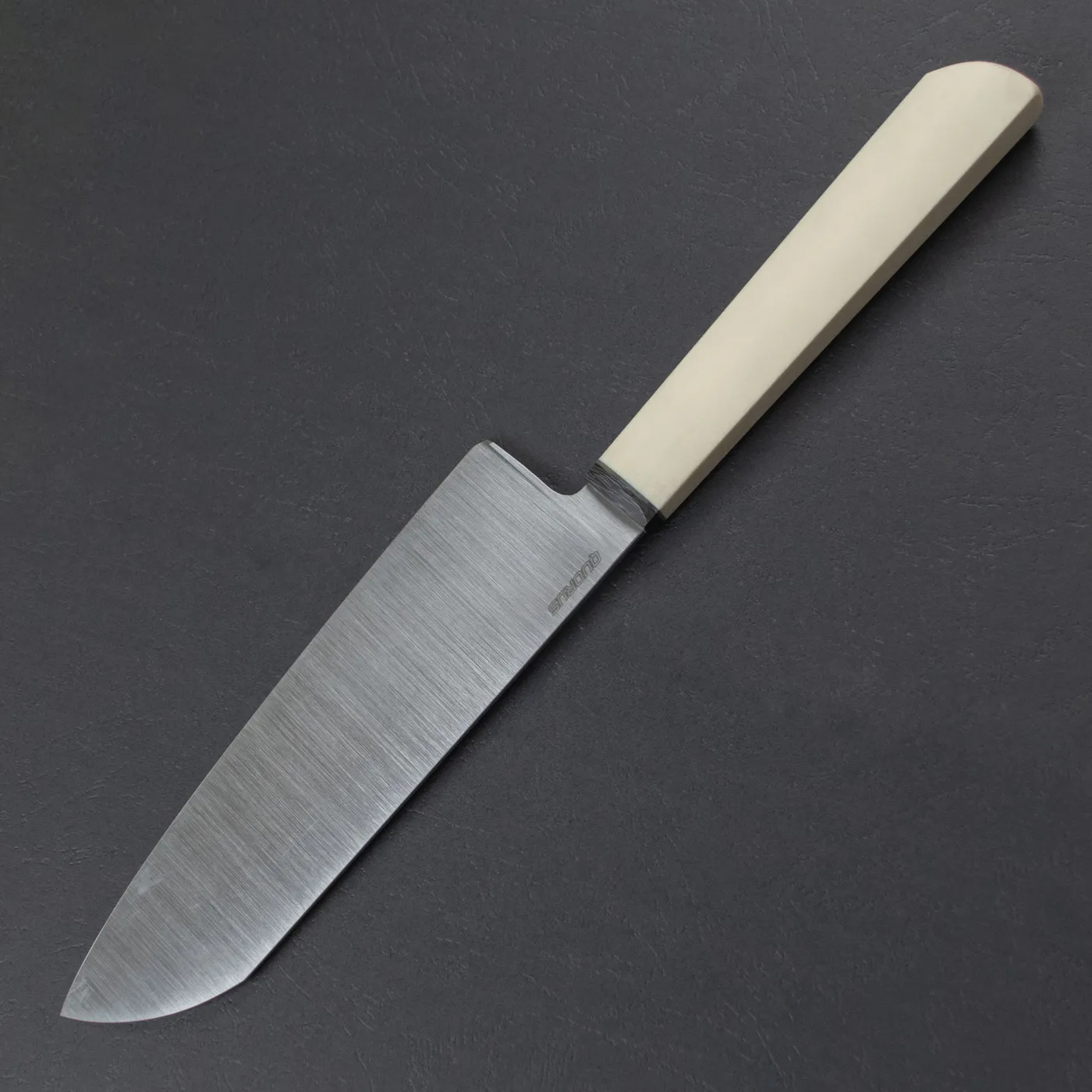 Фото Нож Сантоку Quorus 180 Elmax на официальном сайте производителя QUORUS