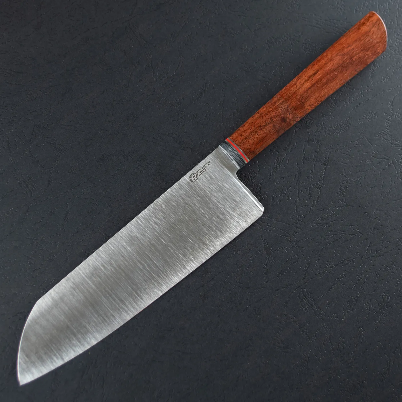 Фото Нож Сантоку Quorus 180 QPM420V на официальном сайте производителя QUORUS