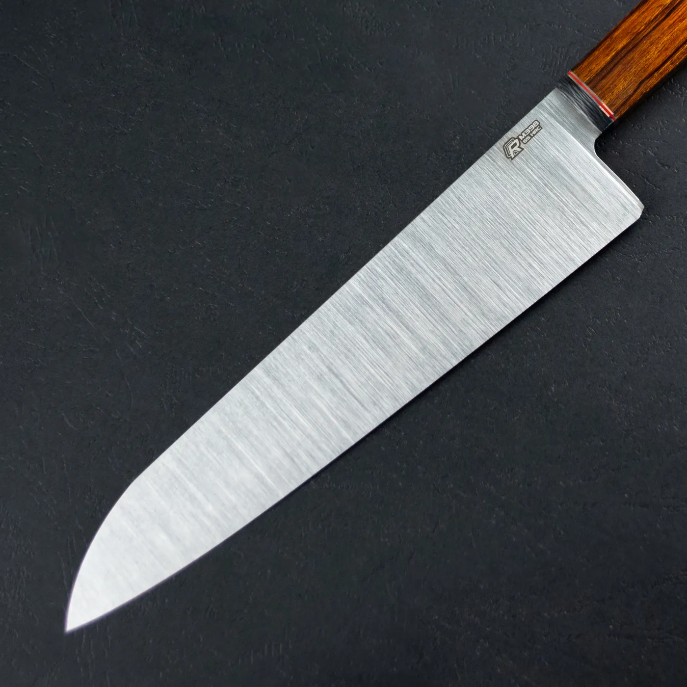 Фото Шеф-нож Quorus 200 M398 на официальном сайте производителя QUORUS