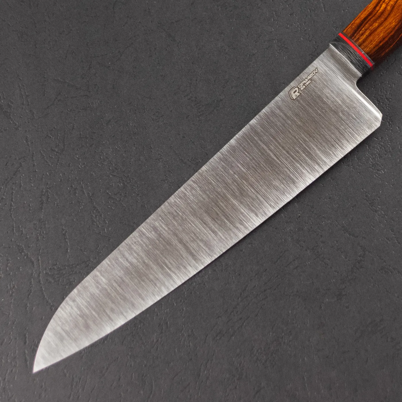 Фото Шеф-нож Quorus 180 QPM420V на официальном сайте производителя QUORUS