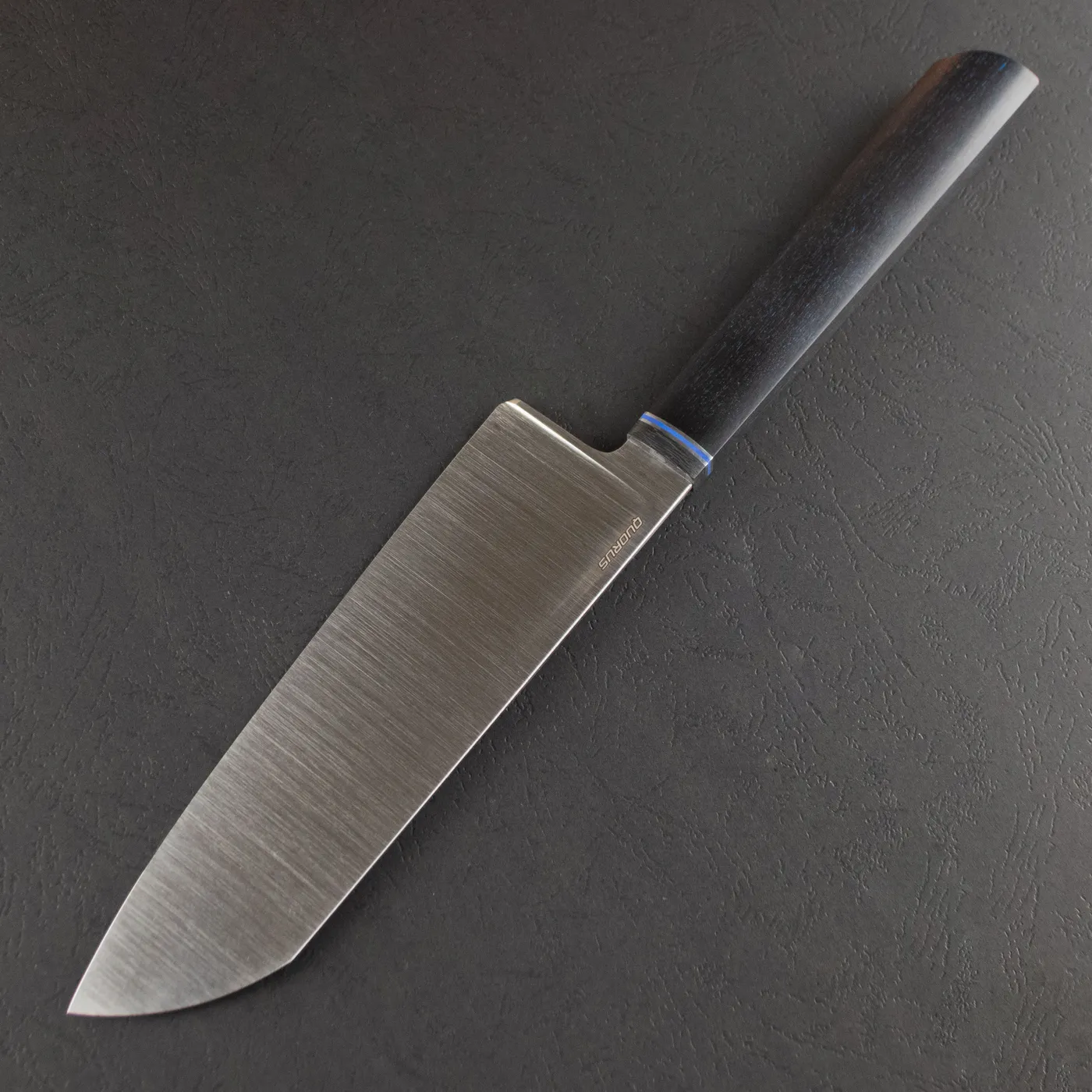 Фото Нож Сантоку Quorus 180 Elmax на официальном сайте производителя QUORUS