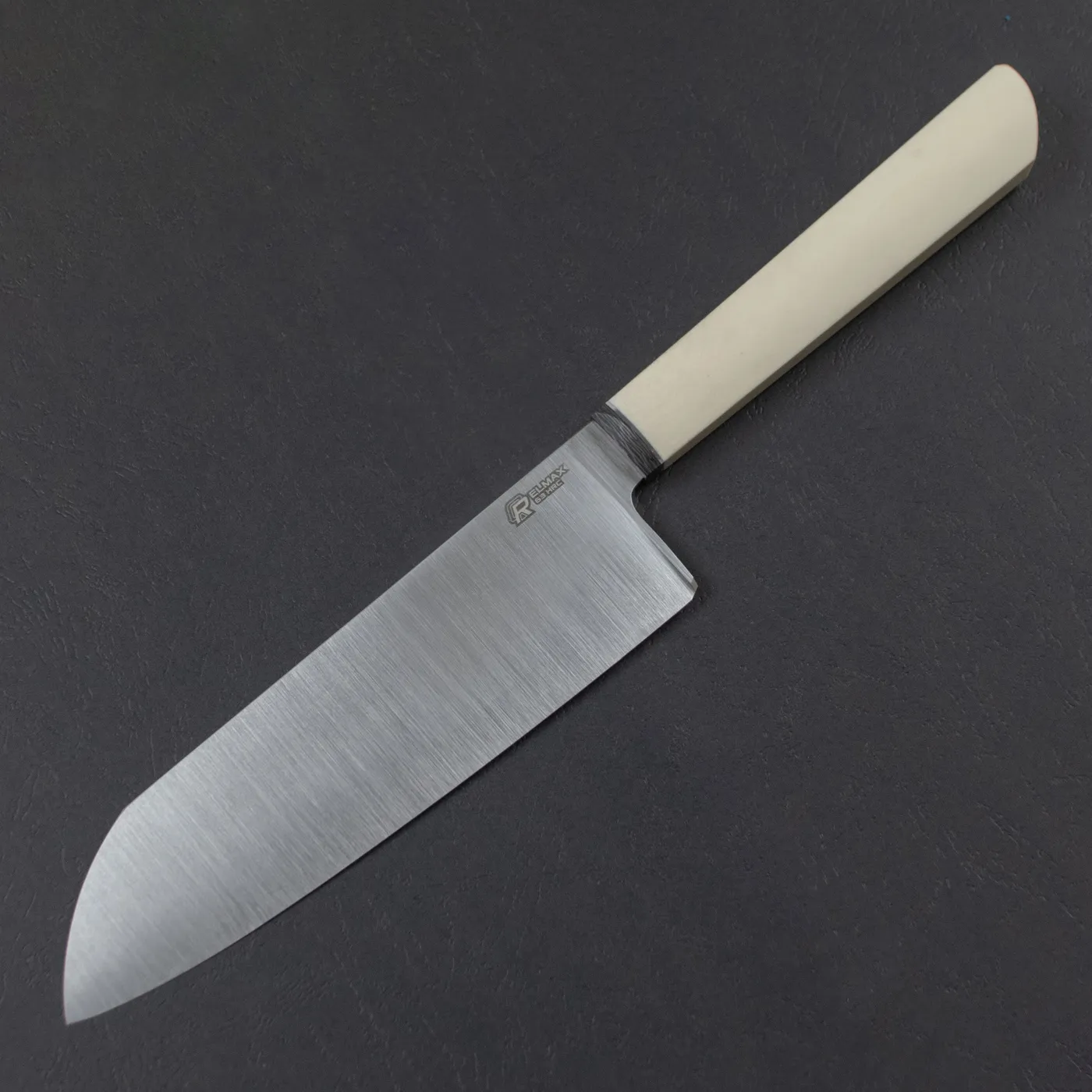 Фото Нож Сантоку Quorus 180 Elmax на официальном сайте производителя QUORUS